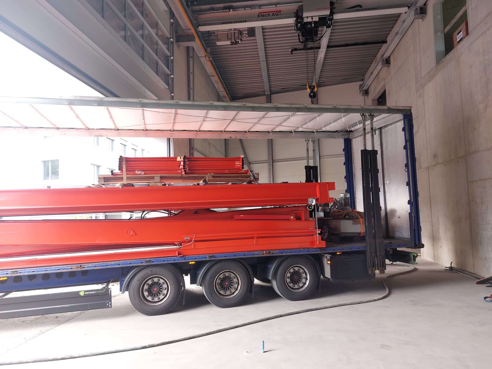 Delivery of the heavy-duty lifting table